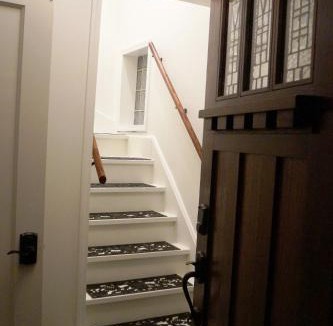 Chicago Apartment | Well-Appointed Cozy Portage Park Apt, Dogs, Kids, Free Parking, 420 Compliant