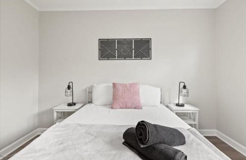 Westchester House | Westchester Retreat King bed