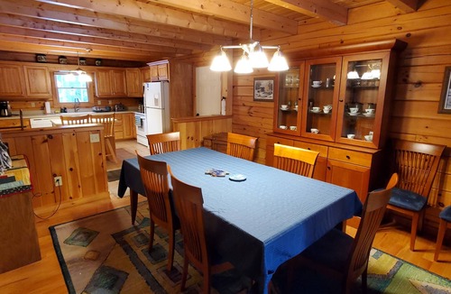 Bartlett Cabin | White Mountain Log Cabin Getaway Hike~Dine~Ski~Shop