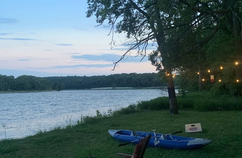 Holcomb Cabin | WHOLE ISLAND TO YOURSELF, boat included. Sleeps 8 people.