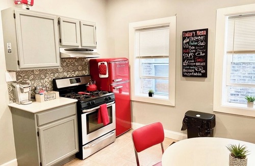 Noble Square Apartment | Wicker Park 2Bdrm 10 min to Downtown-SaltShed Weekend Special 149.00 Oct 3-5