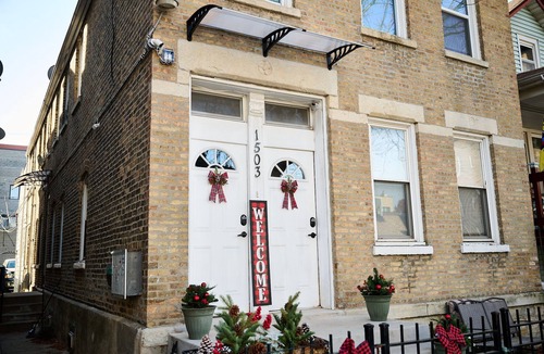 Noble Square Apartment | Wicker Park 2Bdrm Near Downtown & Salt Shed Fall Special 159.00 Oct 5-10