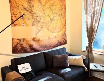 Pulaski Park Apartment | Wicker Park Flat with FREE Early Check-In & Late Checkout