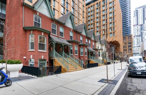 Toronto Entertainment District Hotel | Widmr Residences