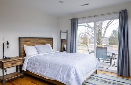Cobden Other | Wine Country Farmhouse On the Wine 🍷 Trail! Private Lake kayaks Fire Pit 🔥n