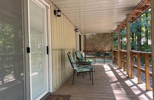 Cobden House | Wine Country Hideaway Near Wineries & Giant City