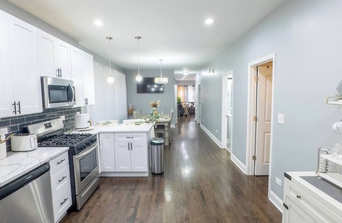 Gresham House | Wine DownnEscape to the Windy City & indulge in the ultimate Chicago experience