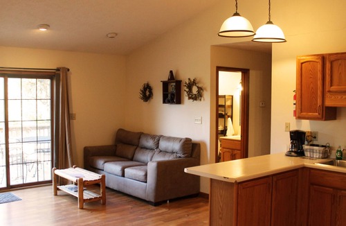 Makanda Cabin | Winetrail Cabin - SIU, Giant City SP, Shawnee Forest, & Cedar Lake minutes away!