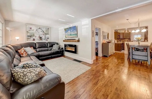 Belmont Cragin House | Wonderful 2 unit home