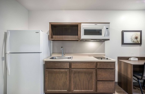 Gurnee Hotel | WoodSpring Suites Gurnee - Chicago