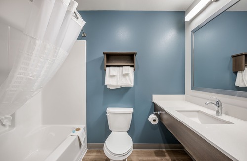 Libertyville Hotel | WoodSpring Suites Libertyville - Chicago