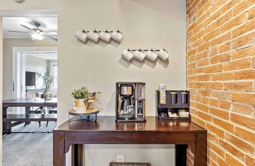 Waterloo Apartment | Work, Relax, Unwind: Loft Stay!