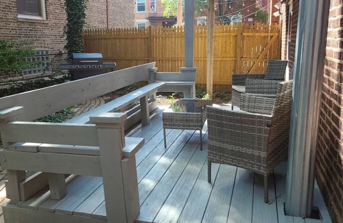 Wrigleyville Condo | Wrigley 2 bedroom 2 bath with free parking & yard!