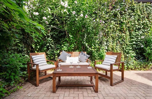 Lakeview Apartment | Wrigley 4BR Home, Sleeps 10, Firepit