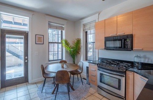 Wrigleyville Condo | Wrigleyville 3BD Condo (2)