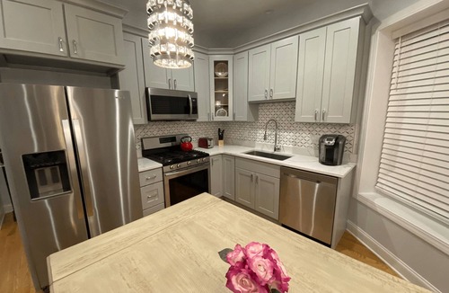 Lakeview Condo | Wrigleyville Inn - Unit 3