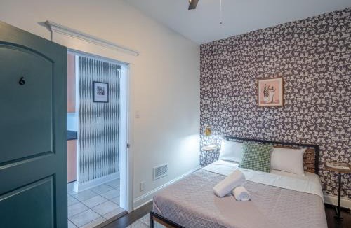 Wrigleyville Apartment | Wrigleyville Suites