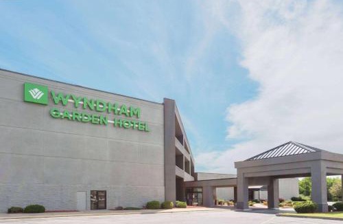 Champaign Hotel | Wyndham Garden Conference Center Champaign - Urbana