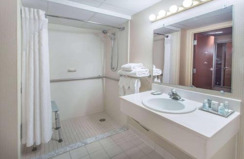 Champaign Hotel | Wyndham Garden Conference Center Champaign - Urbana
