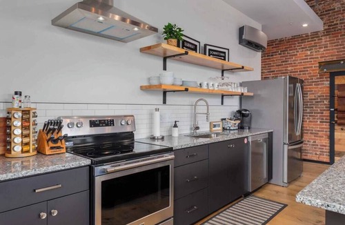Effingham Apartment | XCHNG 4 Apartments Downtown. Side by Side.