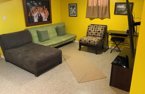 Chicago House | Your Cozy 2nd Home!/Near Rosemount/O'Hare Airport!