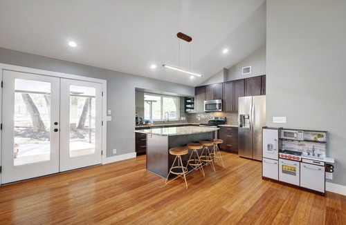 McNeil House | Yucca Oasis