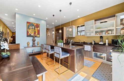 Heart of Chicago House | Zen Oasis of Elegance: Expansive Executive Home