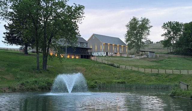 100 acre Farmstay with Hot Tub and Sauna