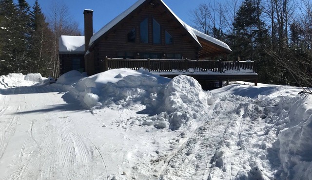 4 Bdr, 3 Bath Log Cabin Views Of Mt Snow, Vast Snowmobile. outdoor hot tub