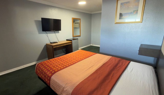 Ada Inn & Suites