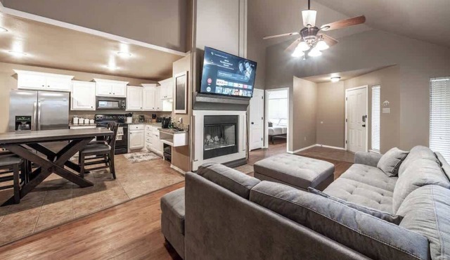 Adobe Abode Duplex B - 4BR/3BA - South Lubbock