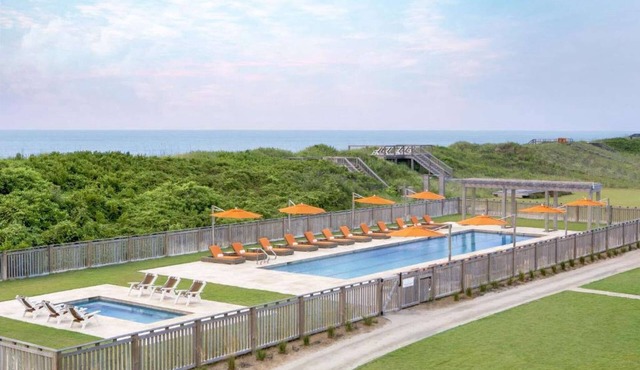 Beachfront Stay | OBX Views & Resort Access