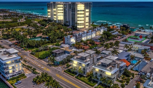 Beachside 1BR Apt Walk to Hollywood & Dania Beach
