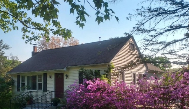 Beautiful 2 bedroom unit offered by Gina