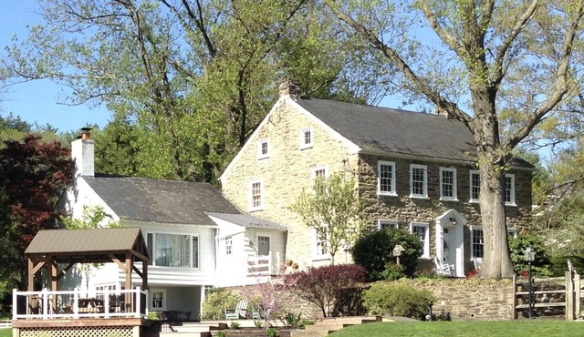 BIG summer discount July 24- 31 with 1 FREE night. Refreshing pool 4BR 3.5 baths