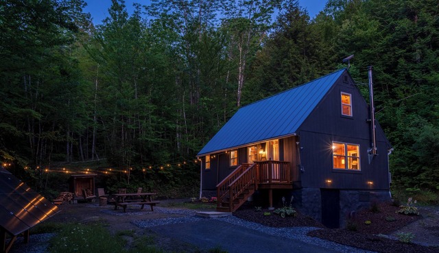 Brookside Cabin - Your Peaceful VT Off-Grid Escape
