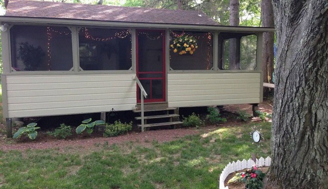 Charming 2-Bedroom Cottage with WiFi, AC in Quiet North Berkshire Location