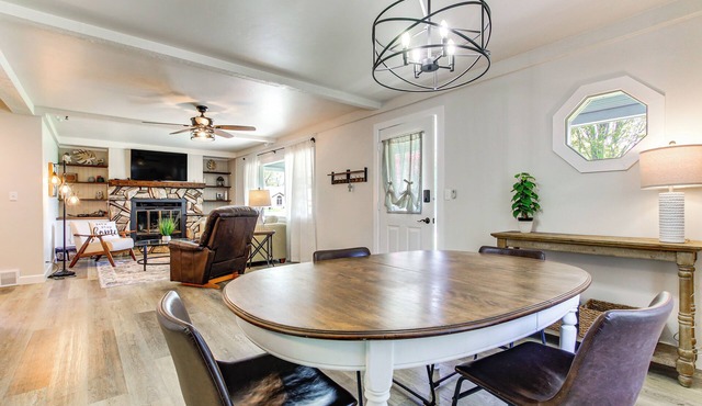 Charming Appleton Getaway ~ 3 Mi to Downtown! in Appleton