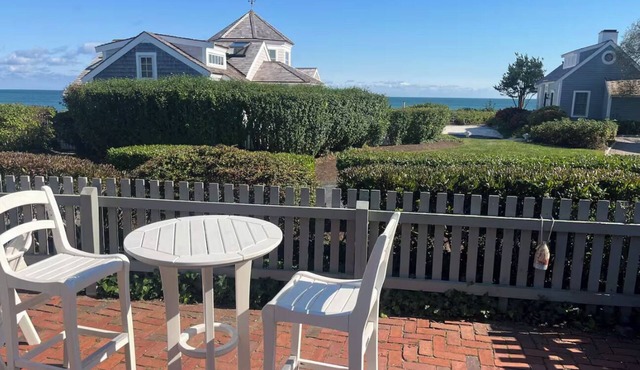 Charming Cape Cod Getaway - Private Beach Cottage