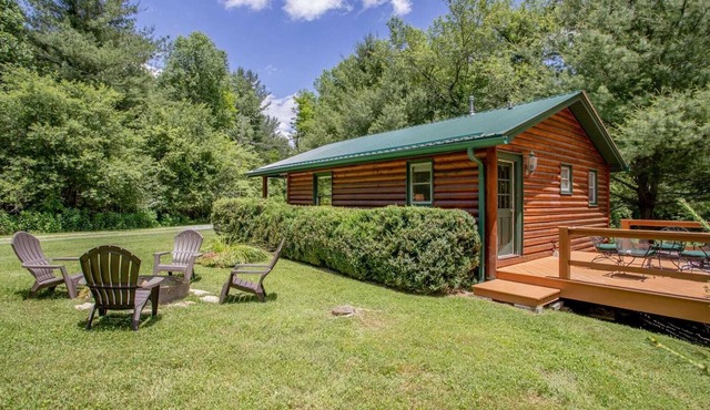 Charming Log Cabin Near Watauga River