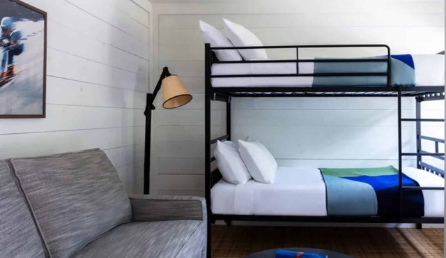 Comfortable Retreat for Explorers Near Von Trapp Lodge! Outdoor Pool!