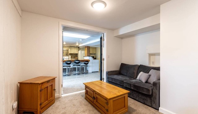 Cool Spring waterfront apartment with pier mins to Annapolis