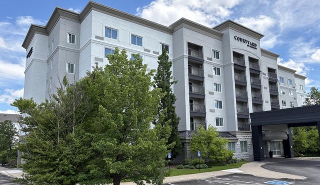 Courtyard by Marriott Toronto Markham