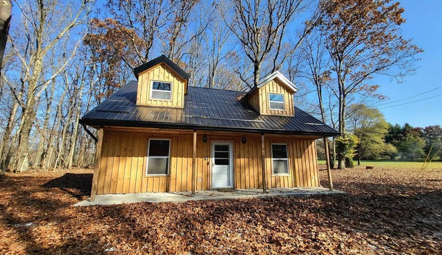 Cozy Mountain Lodge Near Seven Springs & Ohiopyle - Sleeps 8 - Pet Friendly