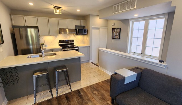 Cozy Private Detached entire Coach House