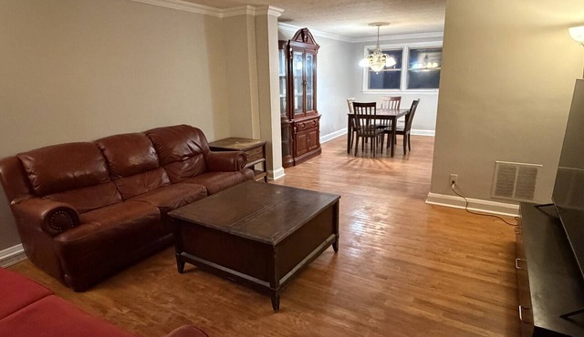 Enjoyable 3-bedroom townhome with AC in vibrant Baltimore