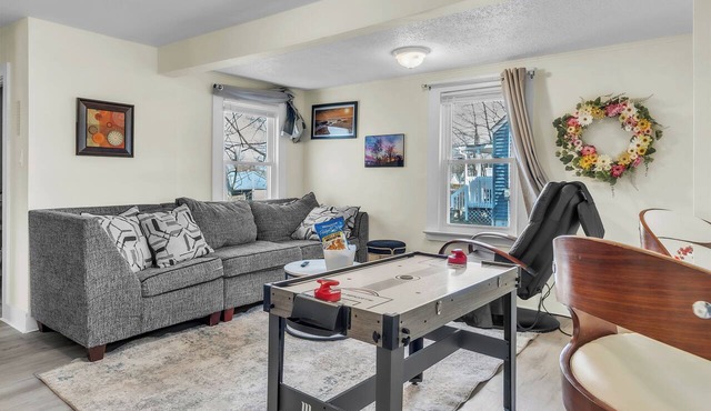 Entire Private Apartment w/Patio and Big Driveway.