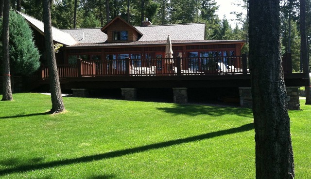 FABULOUS Lakefront Property on Rocky Point! Classic cabin with every amenity!