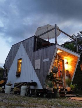 Farm Stay Tiny Home, Fire Pit, Lakes Region
