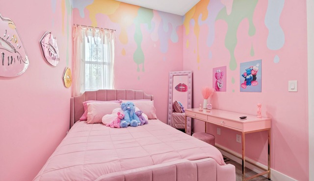 Major international sporting event Philly Stay - Pink Mini Unit With Pool